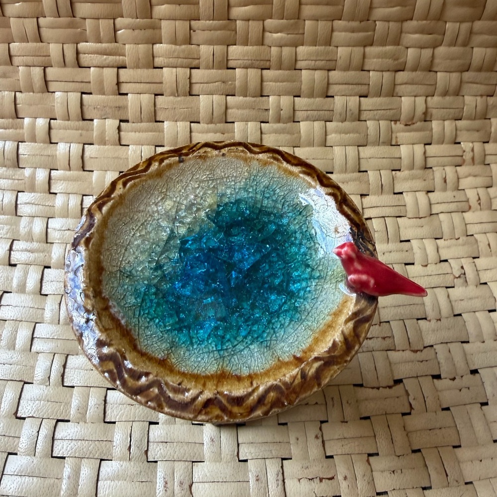 Handcrafted Pottery Ceramic Bird Bath with Red Bird Accent - Picture 3 of 7